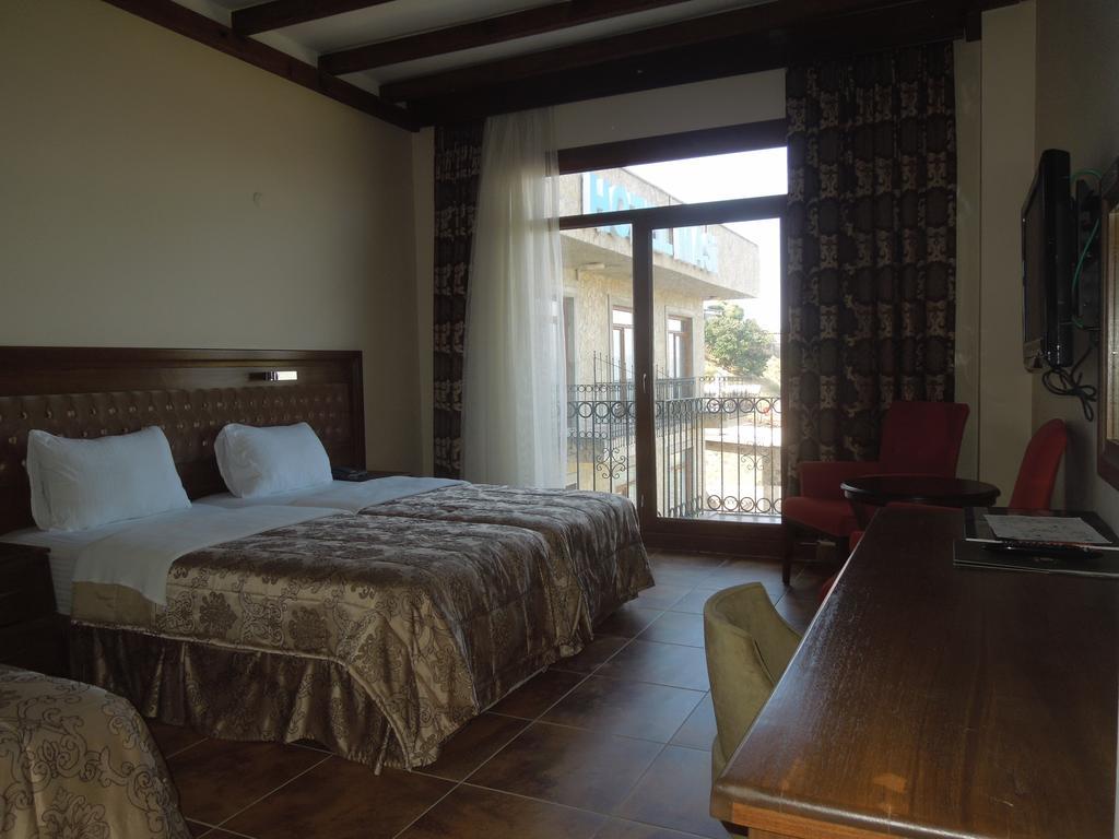 Masi Hotel İmroz Стая снимка