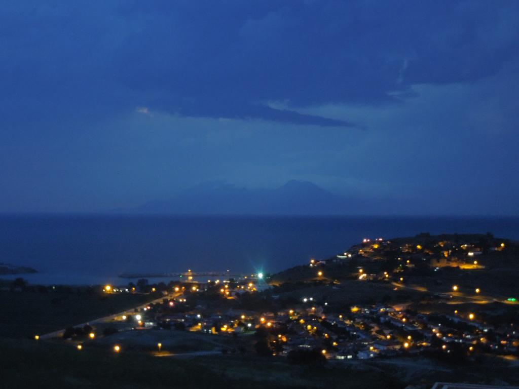 Masi Hotel İmroz Екстериор снимка